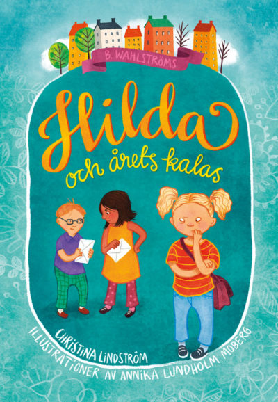 Hilda står med sina två kompisar. Men hon har inte en inbjudan i handen som hennes vänner.
